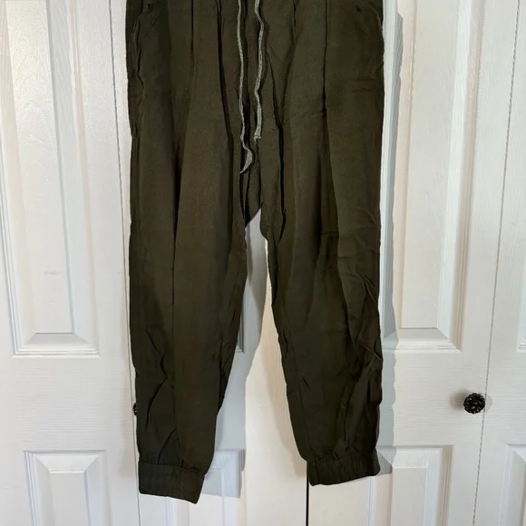 Aritzia Lightweight Joggers, Size S - Picture 2 of 9